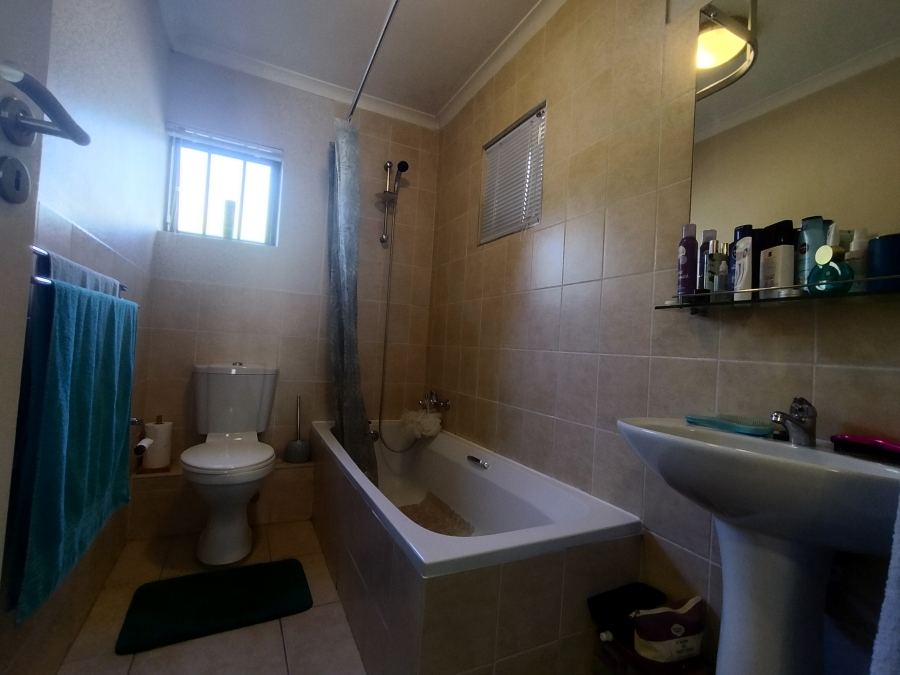 To Let 1 Bedroom Property for Rent in Silver Oaks Western Cape